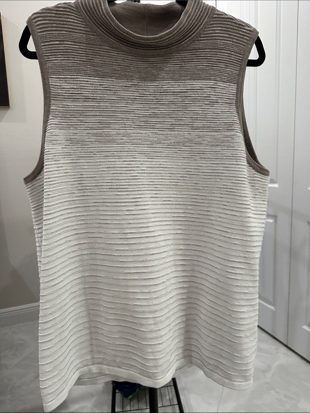 Chico’s Sleeveless Ribbed Knit Top in Taupe and Ivory